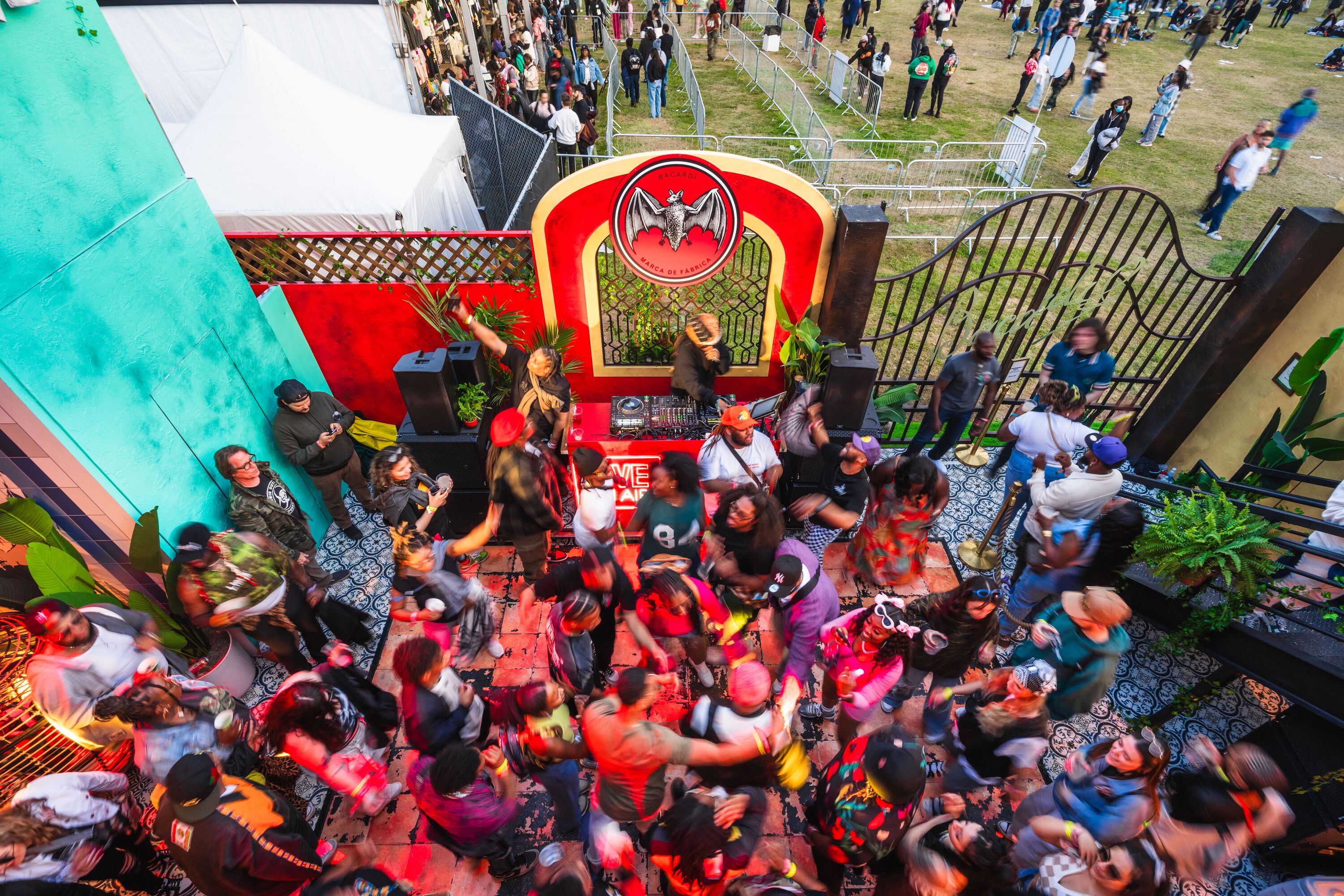 Bacardí vuelve a encender Lollapalooza Chile 2025 con el Mojito como protagonista