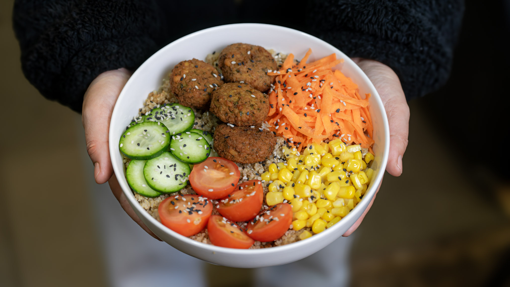 Carlys Food: comida saludable con sabor en el Mercado Condell de Barrio Italia